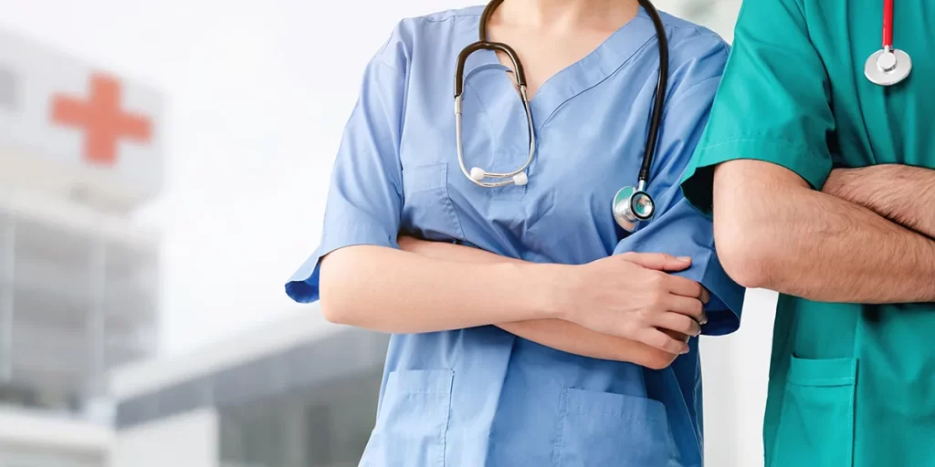 تفاوت درآمد و سطح زندگی، عامل اصلی مهاجرت پزشکان و پرستاران