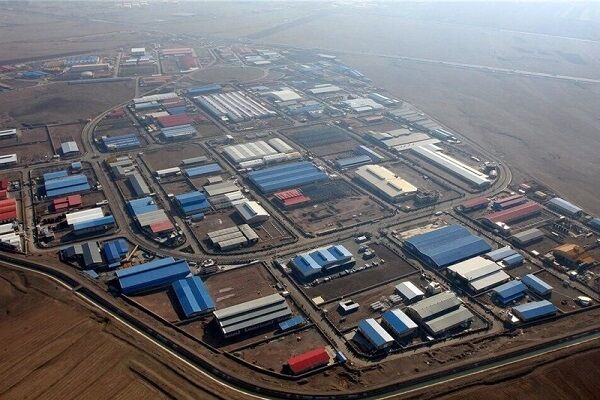 جلوگیری از خام فروشی اولویت اول شهرک‌های صنعتی اصفهان است