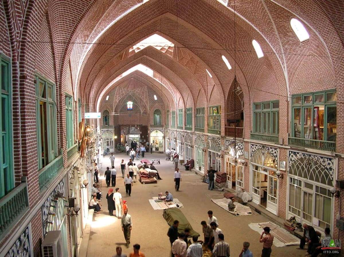 سکوت روانی در میان همهمه بازار تبریز