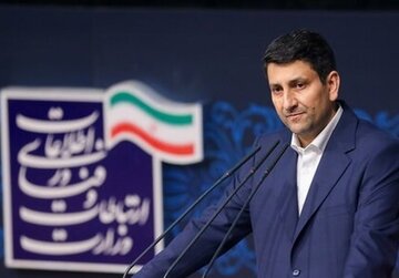 وزیر ارتباطات در یزد چند پروژه فناورانه و زیرساختی را افتتاح کرد