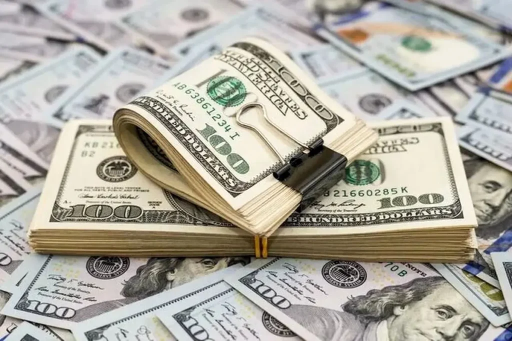 قیمت دلار امروز بازار را تکان داد (۱ آذر ۱۴۰۴)