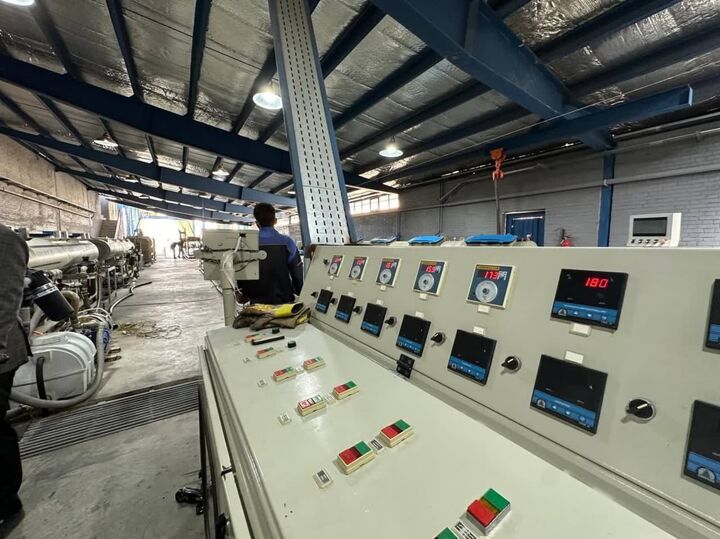 پروانه بهرهبرداری از ۱۴۳ واحد صنعتی در قم صادر شد پروانه بهرهبرداری از ۱۴۳ واحد صنعتی در قم صادر شد