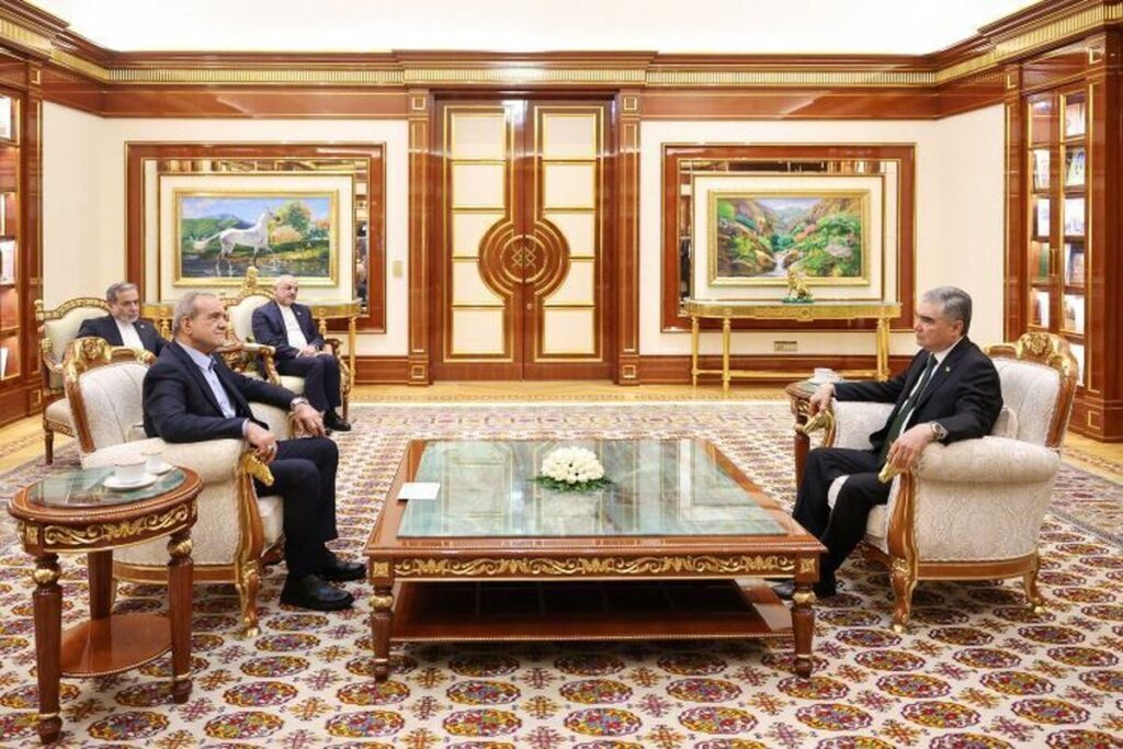 پزشکیان در دیدار با بردیمحمداف/ جهان امروز بیش از گذشته به صلح و اعتماد نیاز دارد پزشکیان در دیدار با بردیمحمداف/ جهان امروز بیش از گذشته به صلح و اعتماد نیاز دارد